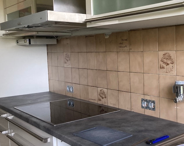 Cucina prima, con piastrelle